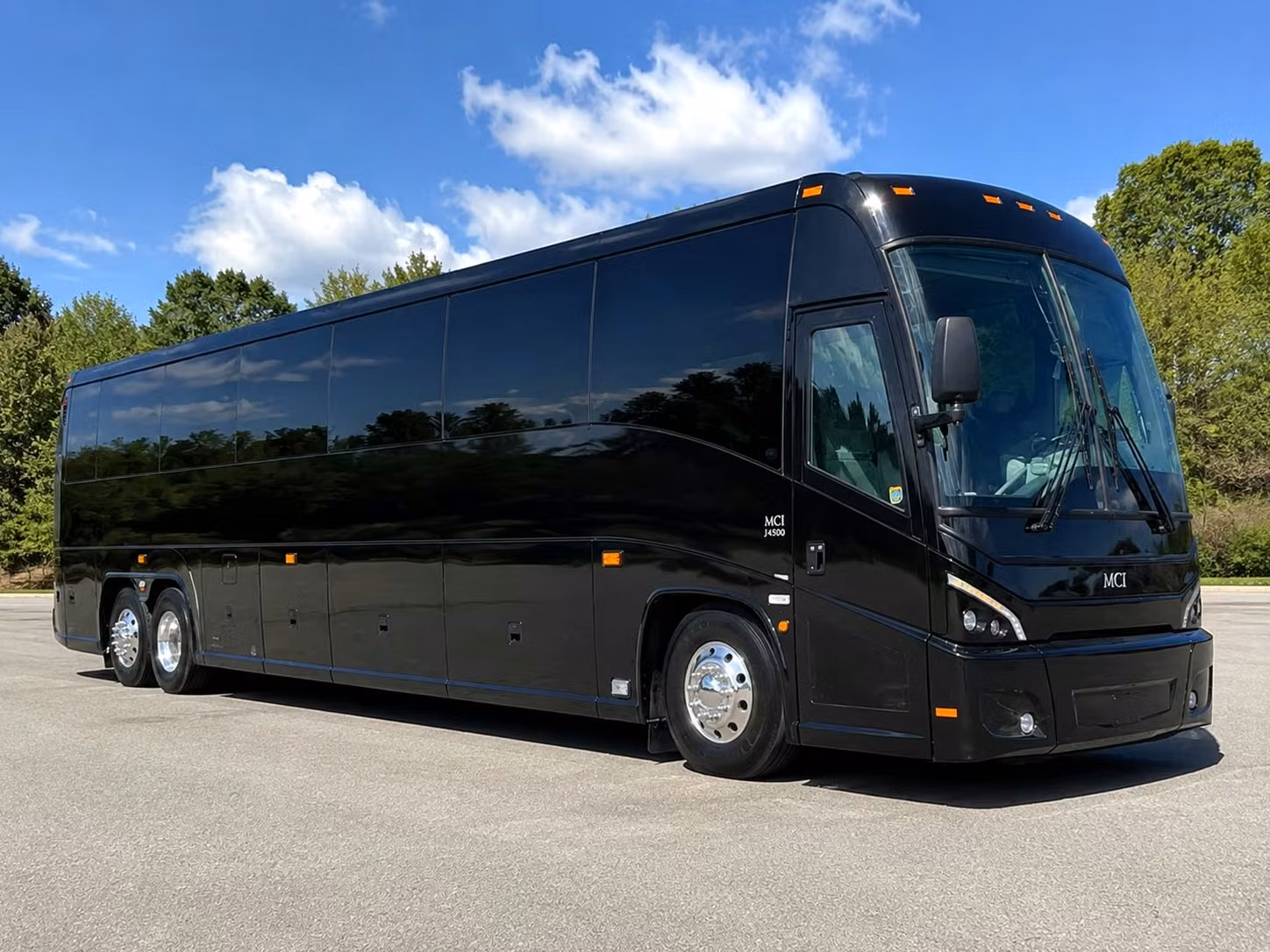 choose a corporate airport transfer shuttle that gets your team to newark on time